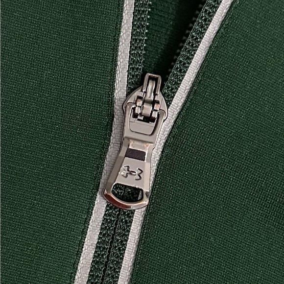 Under Armour Men's Forest Green Qualifier Quarter Zip
Size X-Large - Picture 6 of 9